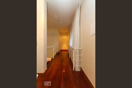 Casa à venda com 250m², 3 quartos e 3 vagas Casa à venda com 250m², 3 quartos e 3 vagasCorredor