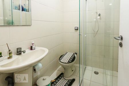 Casa à venda com 250m², 3 quartos e 3 vagas Casa à venda com 250m², 3 quartos e 3 vagasBanheiro de Serviço