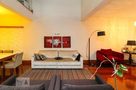 Sala de casa à venda com 3 quartos, 250m² em Vila Mafra, São Paulo