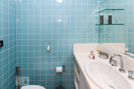 Casa à venda com 250m², 3 quartos e 3 vagas Casa à venda com 250m², 3 quartos e 3 vagasBanheiro da Suite