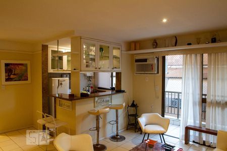 Apartamento para alugar com 92m², 2 quartos e 1 vagaSala e cozinha