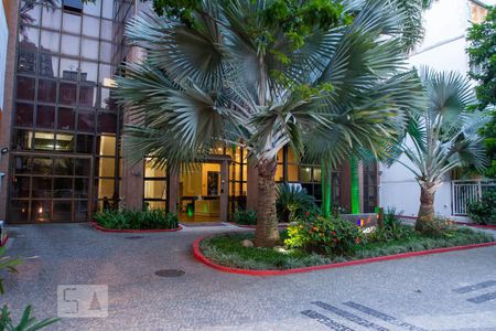 Apartamento para alugar com 92m², 2 quartos e 1 vagaFachada e portaria