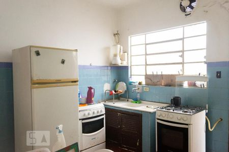 Casa à venda com 81m², 2 quartos e 2 vagas Casa à venda com 81m², 2 quartos e 2 vagasCozinha