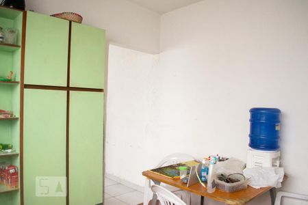 Casa à venda com 81m², 2 quartos e 2 vagas Casa à venda com 81m², 2 quartos e 2 vagasCozinha