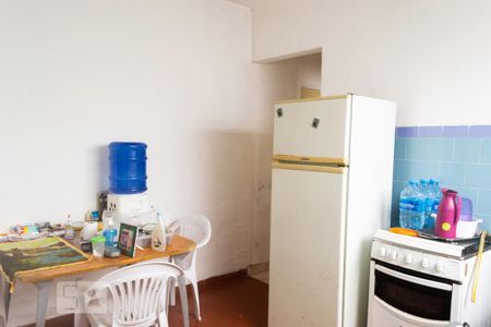 Casa à venda com 81m², 2 quartos e 2 vagas Casa à venda com 81m², 2 quartos e 2 vagasCozinha