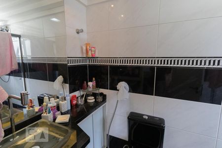 Apartamento para alugar com 70m², 2 quartos e 2 vagas Apartamento para alugar com 70m², 2 quartos e 2 vagasBanheiro da Suíte