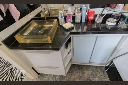 Apartamento para alugar com 70m², 2 quartos e 2 vagas Apartamento para alugar com 70m², 2 quartos e 2 vagasBanheiro da Suíte