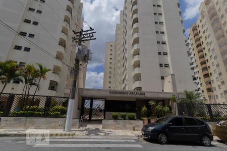 Apartamento para alugar com 70m², 2 quartos e 2 vagas Apartamento para alugar com 70m², 2 quartos e 2 vagasFachada