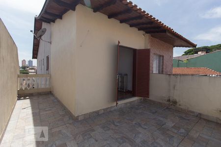 Casa à venda com 178m², 3 quartos e 5 vagasSacada do quarto 3