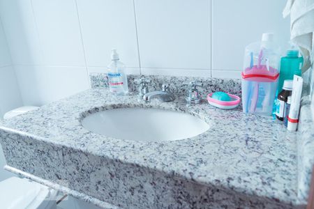 Casa à venda com 170m², 5 quartos e 4 vagasBanheiro