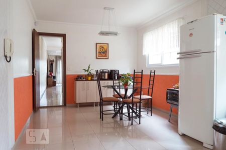 Casa à venda com 170m², 5 quartos e 4 vagasCozinha