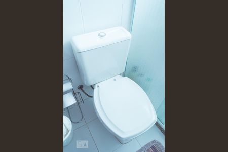 Casa à venda com 170m², 5 quartos e 4 vagasBanheiro Suíte 2