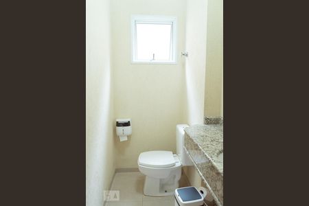 Casa à venda com 170m², 5 quartos e 4 vagas Banheiro 2