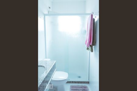 Casa à venda com 170m², 5 quartos e 4 vagasBanheiro Suíte 2