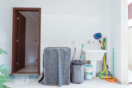 Casa à venda com 170m², 5 quartos e 4 vagasÁrea de serviço