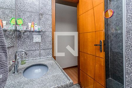 Banheiro social de apartamento à venda com 3 quartos, 88m² em Cambuci, São Paulo