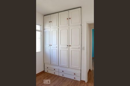 Apartamento à venda com 86m², 3 quartos e 1 vagaQuarto 2