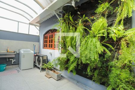 Casa à venda com 160m², 3 quartos e 2 vagasÁrea de Serviço