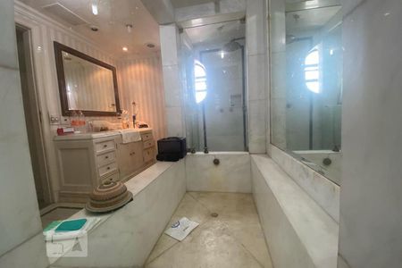 Apartamento para alugar com 470m², 3 quartos e 5 vagasBanheiro da Suíte 3