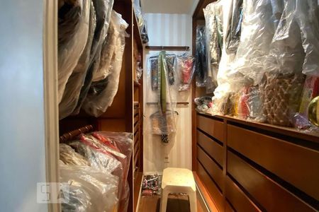 Apartamento para alugar com 470m², 3 quartos e 5 vagasCloset da suíte 3