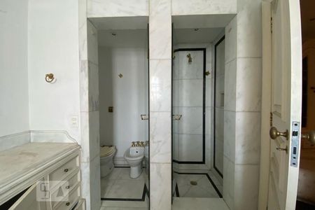 Apartamento para alugar com 470m², 3 quartos e 5 vagasBanheiro da Suíte 2