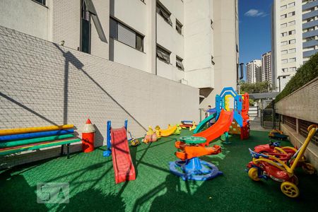 Apartamento para alugar com 148m², 4 quartos e 3 vagas