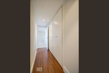 Apartamento para alugar com 148m², 4 quartos e 3 vagas Apartamento para alugar com 148m², 4 quartos e 3 vagasCorredor quartos