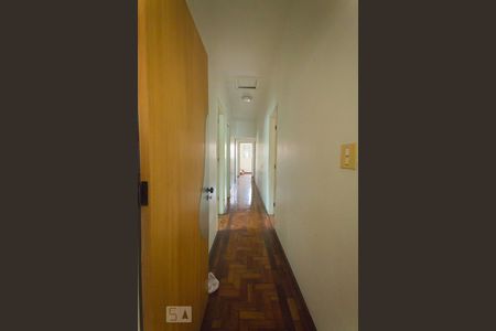 Corredor de casa à venda com 4 quartos, 320m² em Jardim da Saúde, São Paulo