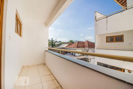 Apartamento à venda com 76m², 2 quartos e 1 vagaSacada da sala