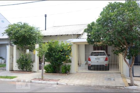 Casa à venda com 110m², 3 quartos e 2 vagasFachada