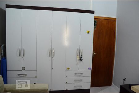 Casa à venda com 110m², 3 quartos e 2 vagasQuarto 2