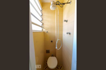 Banheiro de Serviço de apartamento para alugar com 2 quartos, 80m² em Tijuca, Rio de Janeiro