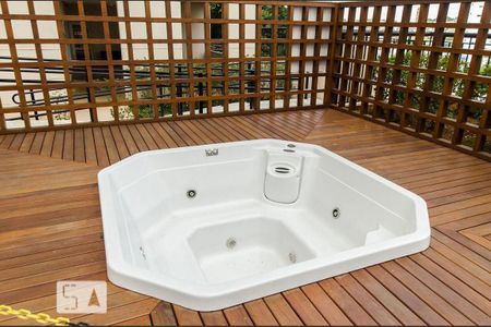 Apartamento para alugar com 76m², 2 quartos e 1 vaga Apartamento para alugar com 76m², 2 quartos e 1 vagahidromassagem