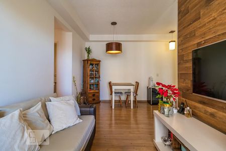 Sala de apartamento para alugar com 2 quartos, 76m² em Jardim Tupanci, Barueri