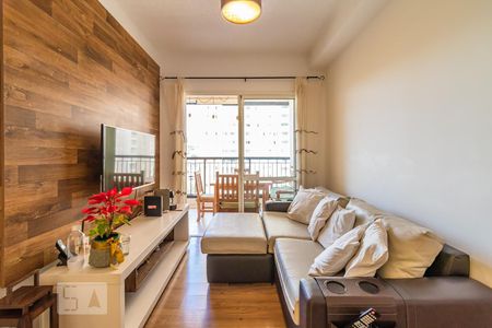 Sala de apartamento para alugar com 2 quartos, 76m² em Jardim Tupanci, Barueri