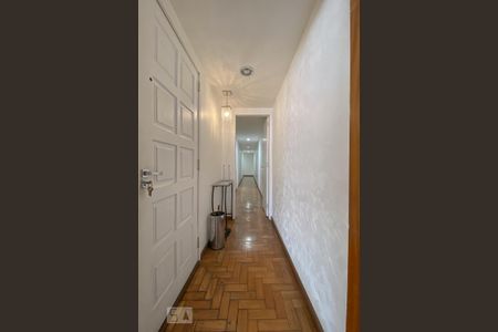 Corredor de apartamento à venda com 4 quartos, 180m² em Olaria, Rio de Janeiro
