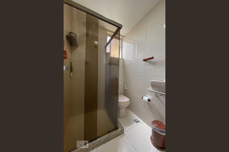 Banheiro de apartamento à venda com 4 quartos, 180m² em Olaria, Rio de Janeiro