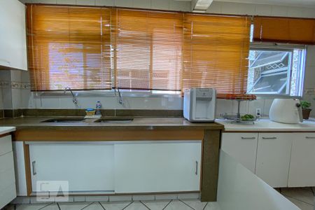 Apartamento à venda com 180m², 4 quartos e 1 vaga Apartamento à venda com 180m², 4 quartos e 1 vagaCozinha