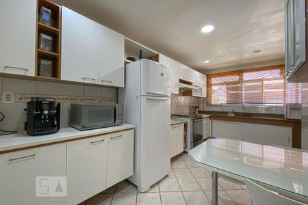 Cozinha de apartamento à venda com 4 quartos, 180m² em Olaria, Rio de Janeiro
