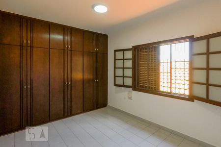 Casa para alugar com 320m², 4 quartos e 3 vagasQuarto 4