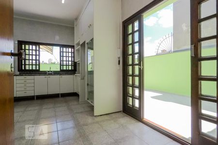 Casa para alugar com 320m², 4 quartos e 3 vagasCozinha