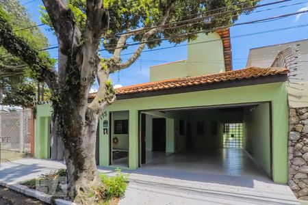Casa para alugar com 320m², 4 quartos e 3 vagasFachada