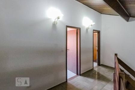 Casa para alugar com 320m², 4 quartos e 3 vagasEntrada quartos superior