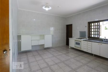 Casa para alugar com 320m², 4 quartos e 3 vagasCozinha