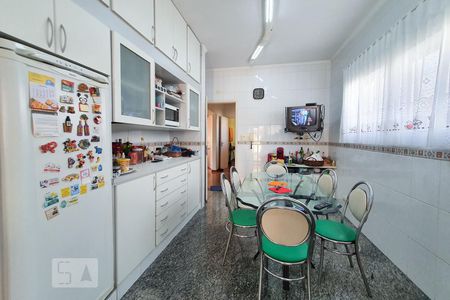 Casa à venda com 440m², 4 quartos e 3 vagasCozinha