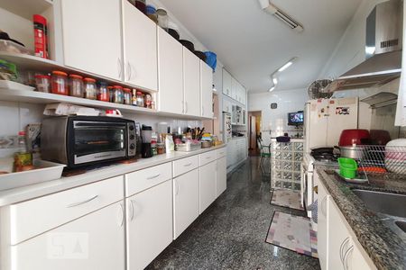 Casa à venda com 440m², 4 quartos e 3 vagasCozinha