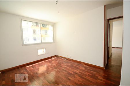 Apartamento à venda com 80m², 2 quartos e 1 vagaSuíte