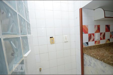 Apartamento à venda com 80m², 2 quartos e 1 vagaTomada de três pinos