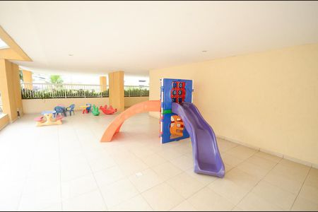 Apartamento à venda com 80m², 2 quartos e 1 vagaÁrea comum