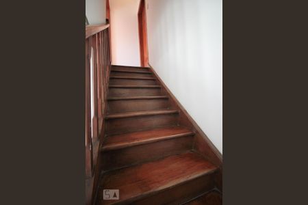 Escada de casa para alugar com 3 quartos, 150m² em Jardim São Paulo(zona Norte), São Paulo